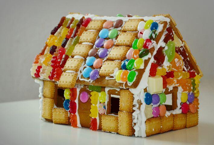 gingerbread house 1098731  480