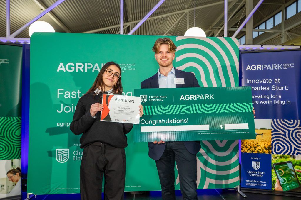 Alex Adda and Hannah Arkell from Team Packamama at the Charles Sturt University Challenge Showcase Event Wagga Wagga 1024x682 1